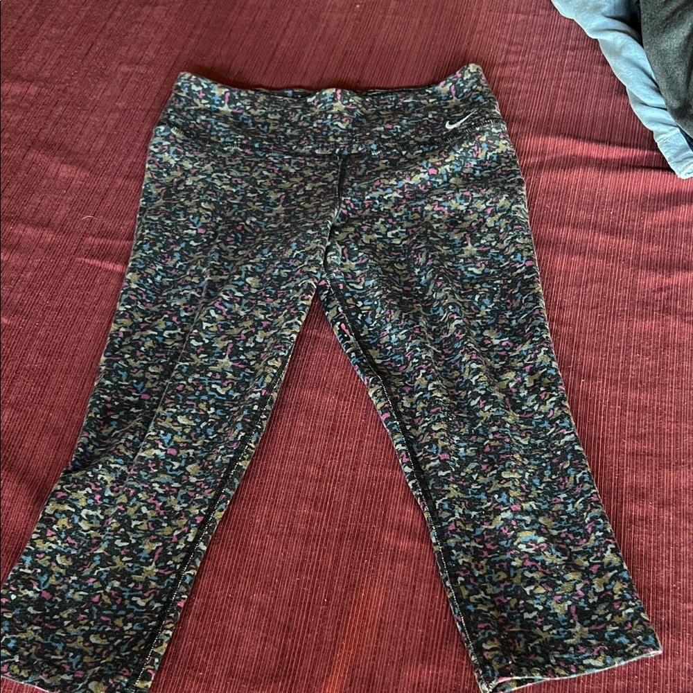 Nike Women’s Cropped Leggings
